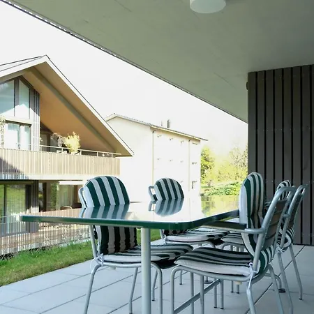 Schlossblick Apartment Spiez