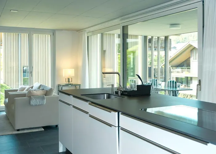 Schlossblick * Spiez