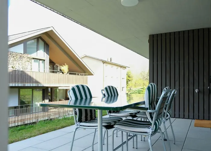 Schlossblick Apartment Spiez